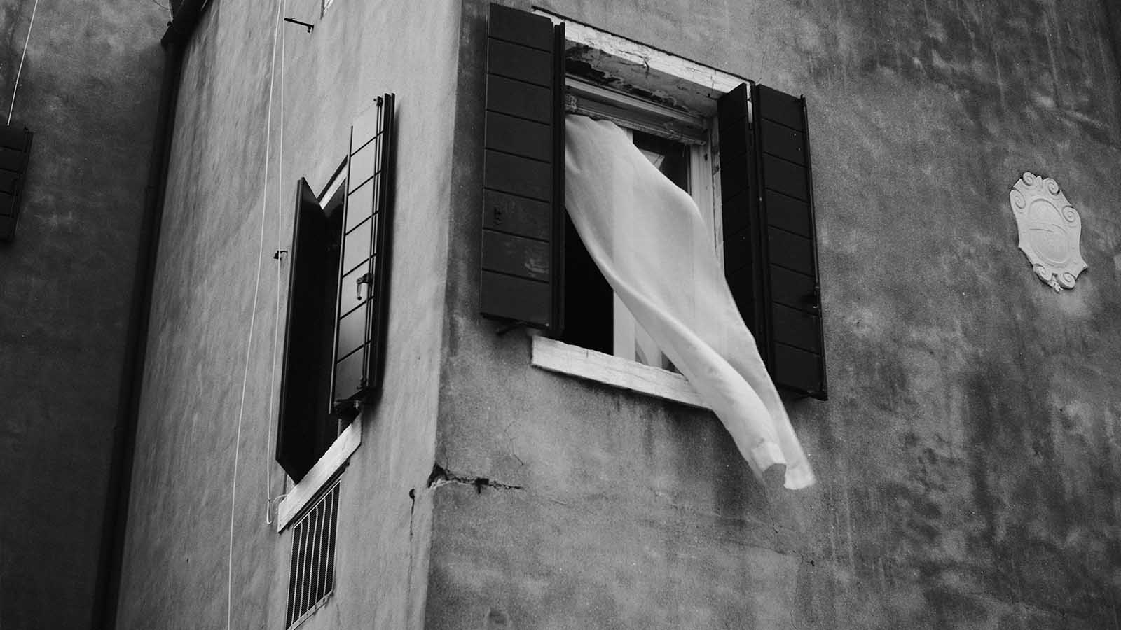 Scatto 5, strada bagnata